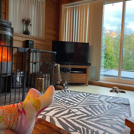 Luxury Peak District Lodge, Hot Tub, Log Burner, Nr Lake Rudyard المظهر الخارجي الصورة