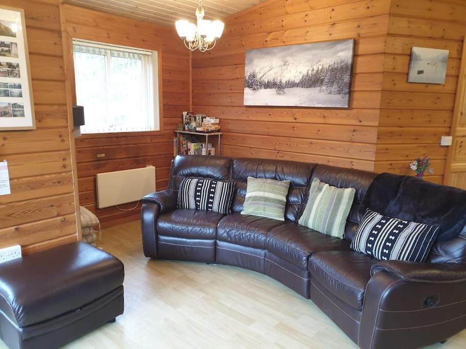 Luxury Peak District Lodge, Hot Tub, Log Burner, Nr Lake Rudyard المظهر الخارجي الصورة